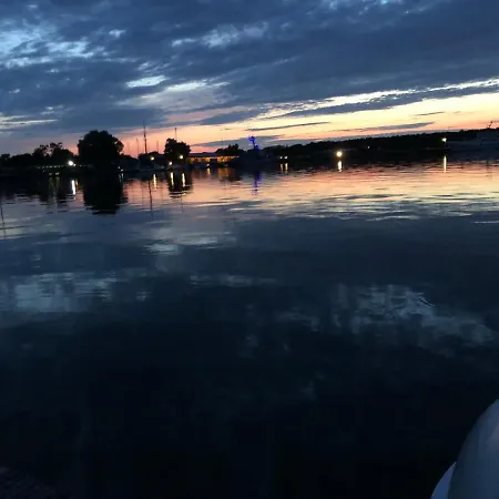 아파트 Leuchtfeuer *